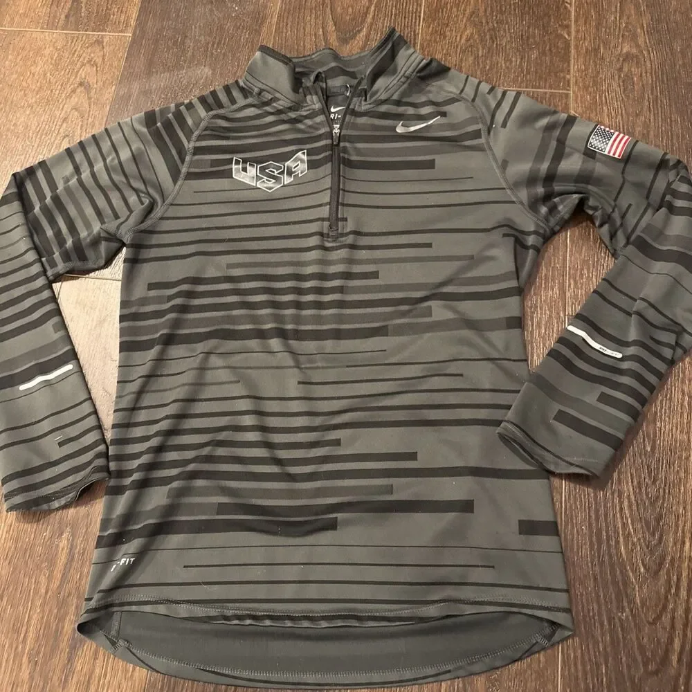 Nike Running Lightweight Long Sleeve Running 1/4 Zip Top; USA America; Adult Sm